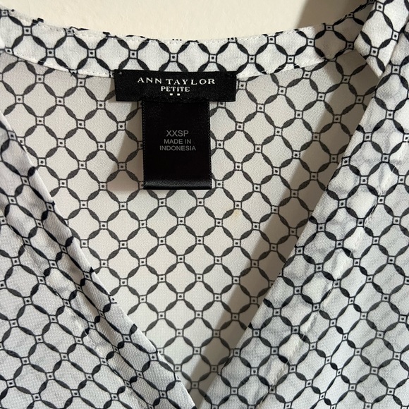 Ann Taylor longsleeve - Picture 3 of 3